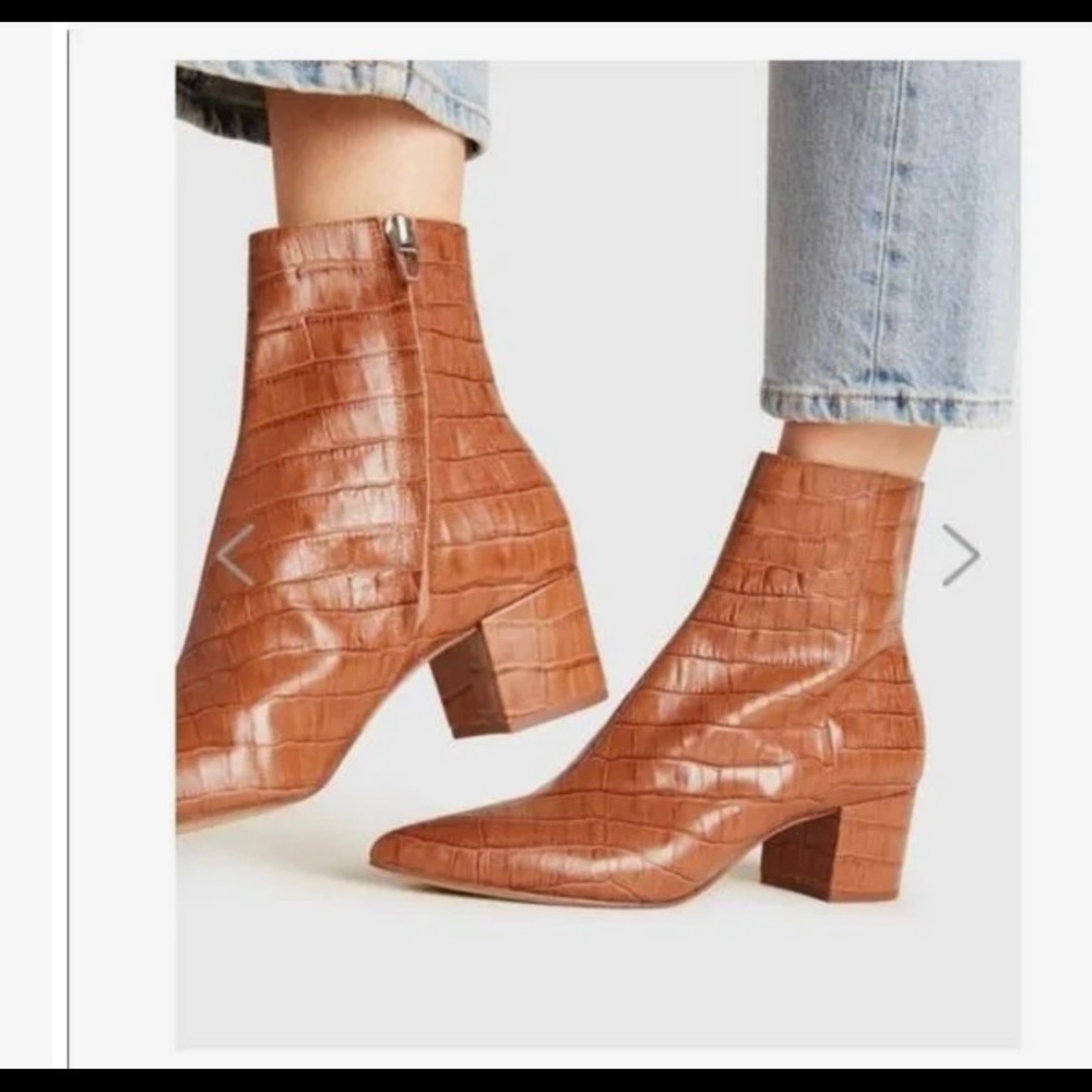 Dolce Vita sz 7 croc brown leather booties